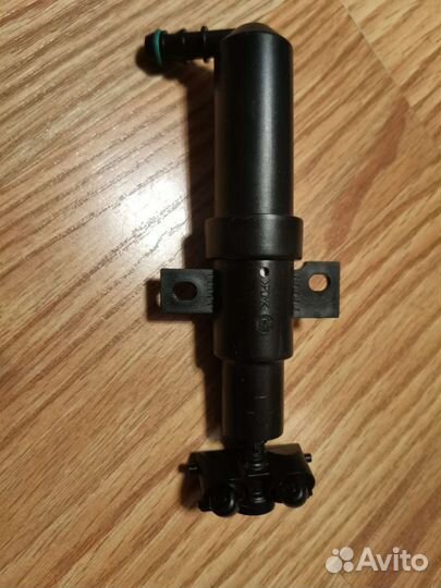 Vw passat B8 форсунка омывателя правая новая