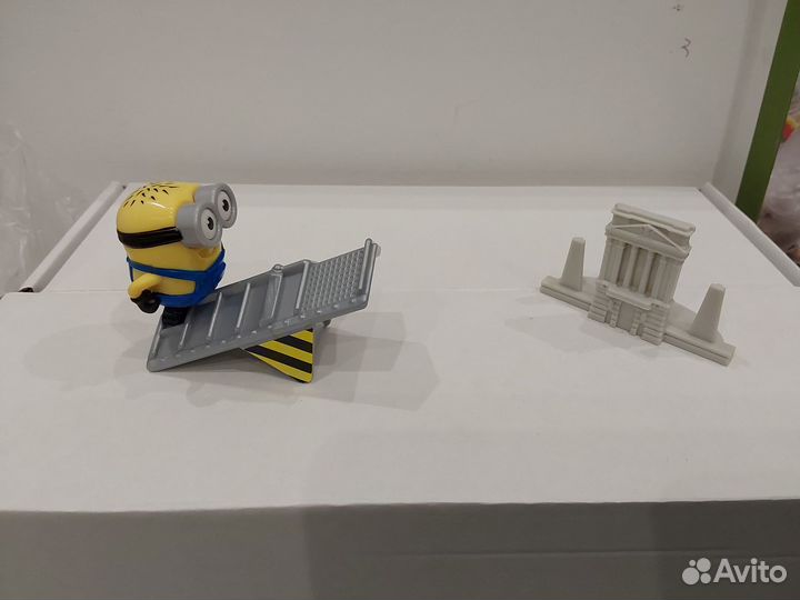 Киндер сюрприз Большой Миньоны