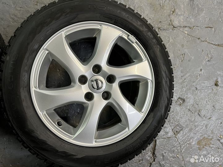 Колеса на Volvo R16 Nokian 205 60 16 зимние