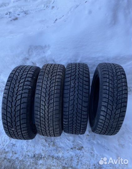 Toyo Winter Tranpath S1 215/65 R16