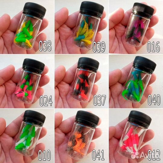 Три банки микроджиговых приманок с зеленым