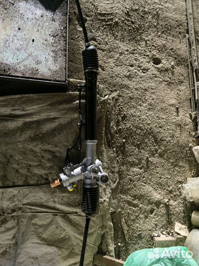 Продам рулевую рейку на RAV-4(левая)