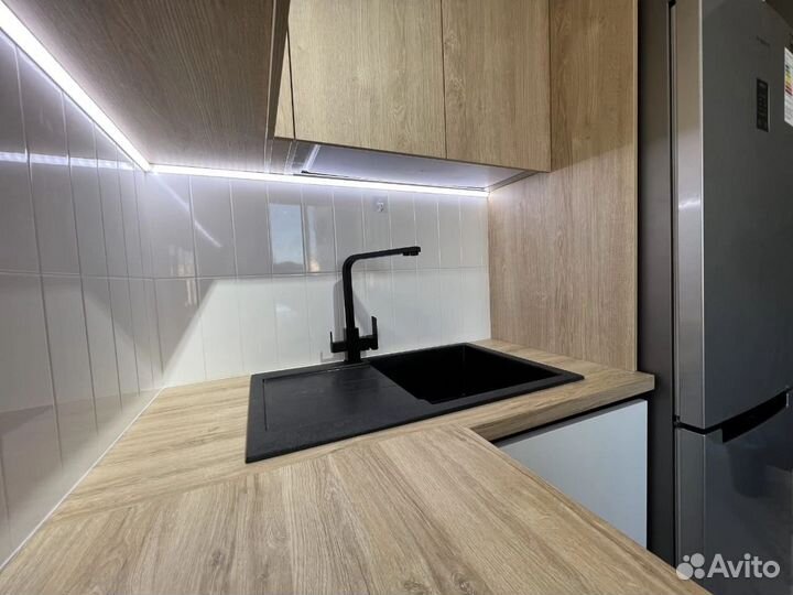 Кухня белая на заказ. Производство