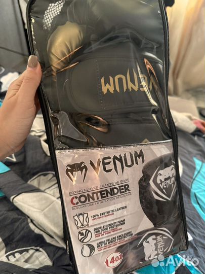 Боксерские перчатки 14 oz venum