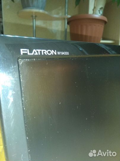 Монитор LG flatron w 1943ss