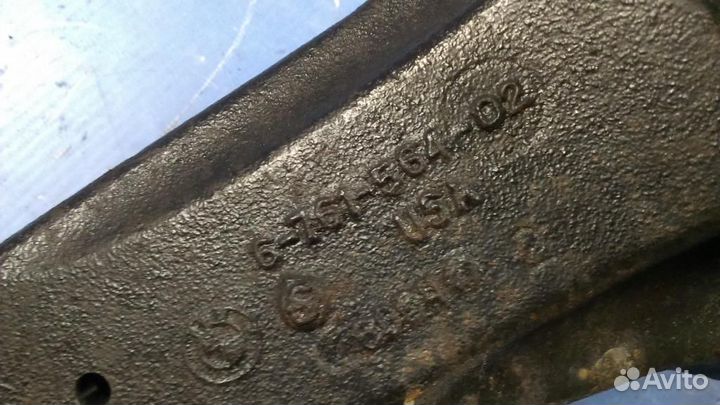 Кронштейн двигателя правый BMW X5 E53