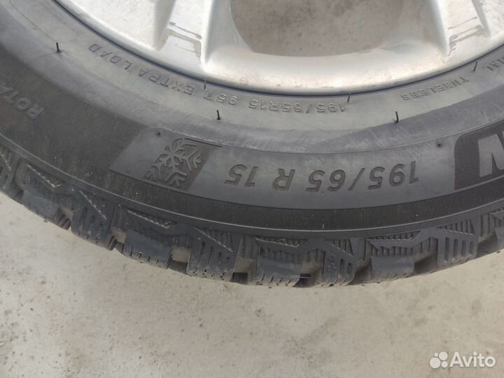 Michelin X-Ice North 4 195/65 R15