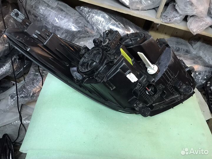 Фара левая Hyundai i40 дорестайл xenon