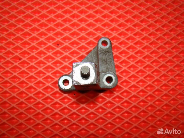 Кронштейн компрессора кондиционера вмw 7 Е65 бмв 7