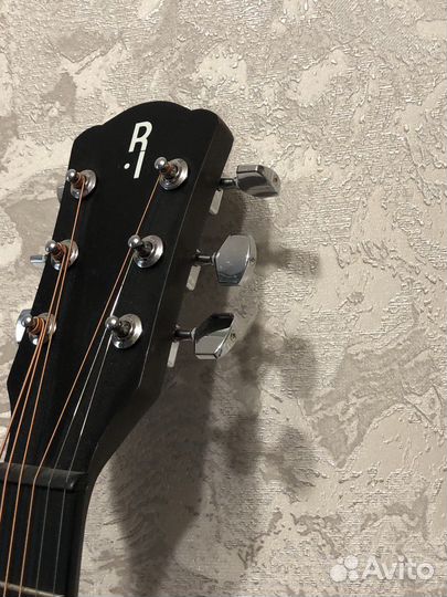 Акустическая гитара