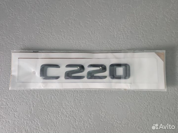 Шильдик на mercedes