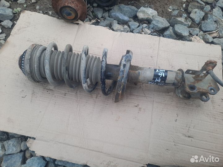 Стойка передняя правая Opel Astra H