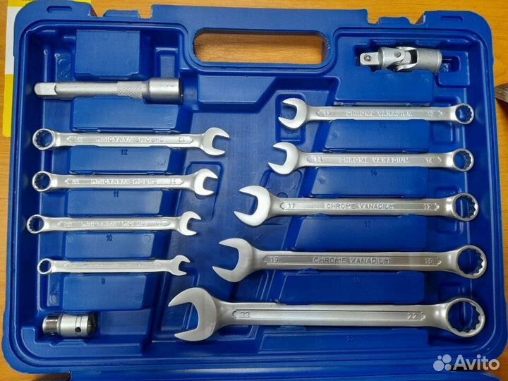 Набор инструментов для авто в кейсе 82 предмета