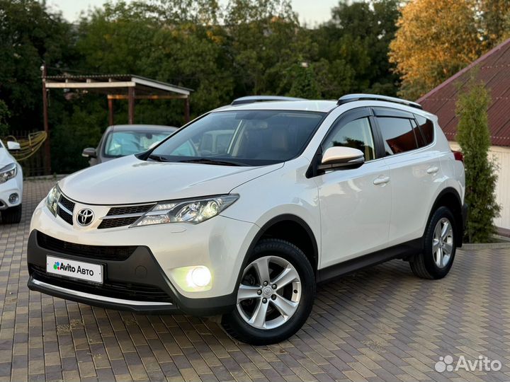 Toyota RAV4 2.2 AT, 2015, 146 631 км