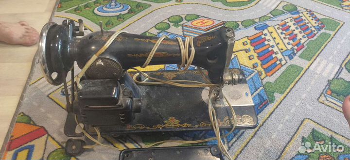 Машинка швейная