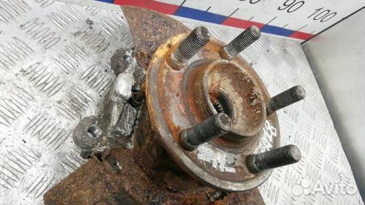 Ступица задняя левая chrysler 300C 1 (EEA18MH01)