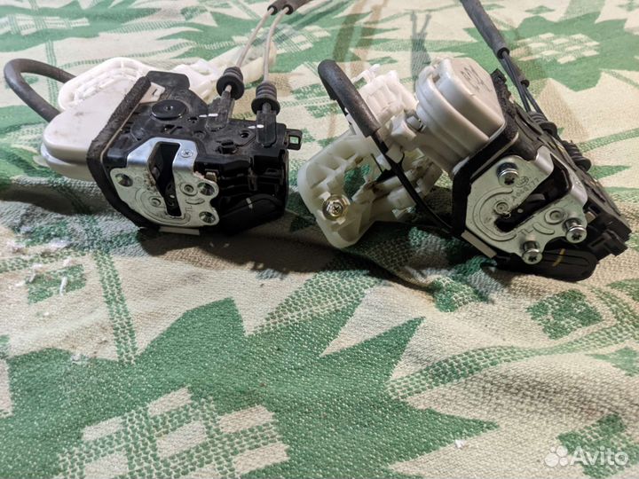 Замок двери Хендай Санта Фе 3