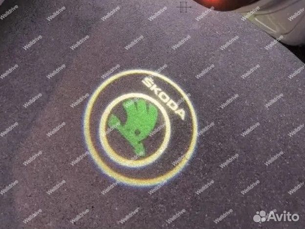 Подсветка дверей с лого Skoda Superb 3T B6