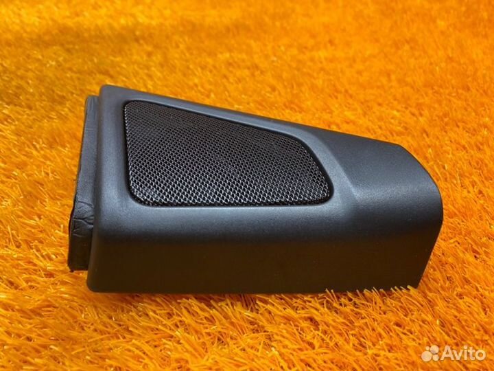 Крышка динамика передняя правая Bmw 5-Series F10