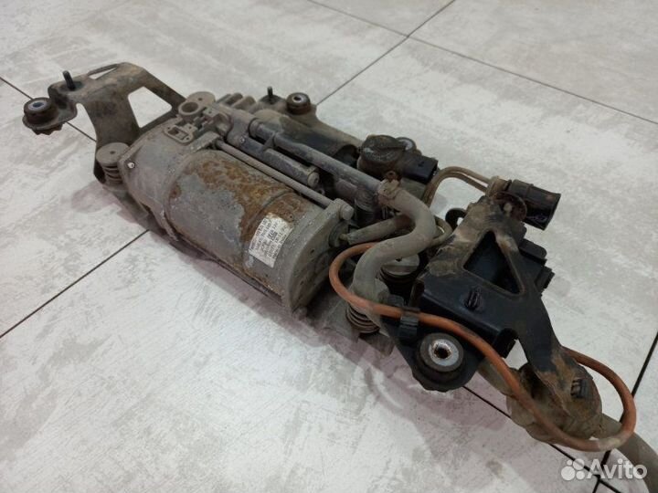 Компрессор пневмоподвески Audi A8 D4 4.2 FSI 2012