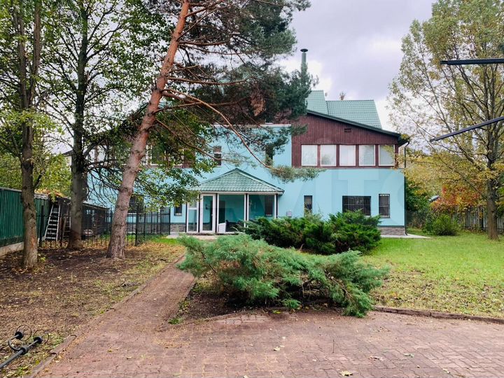 Дом 575,8 м² на участке 15 сот.