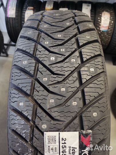 Yokohama IceGuard Stud IG65 215/65 R16