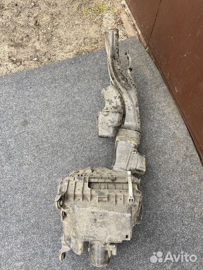 Корпус воздушного фильтра Mitsubishi Outlander XL