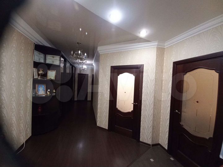 2-к. квартира, 68,7 м², 1/12 эт.