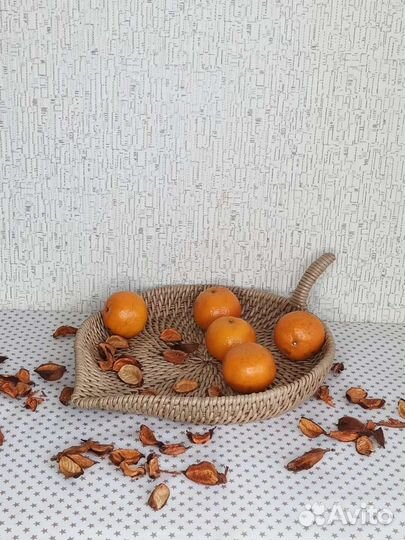 Поднос плетёный