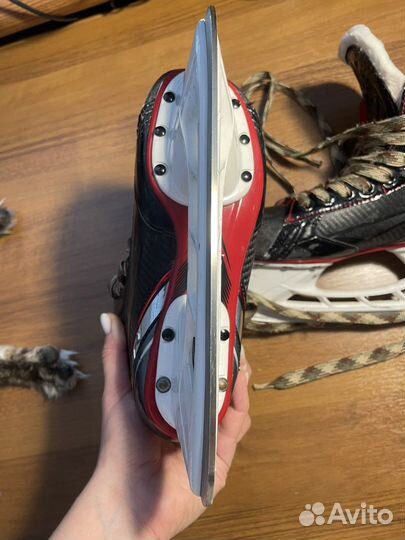 Коньки хоккейные