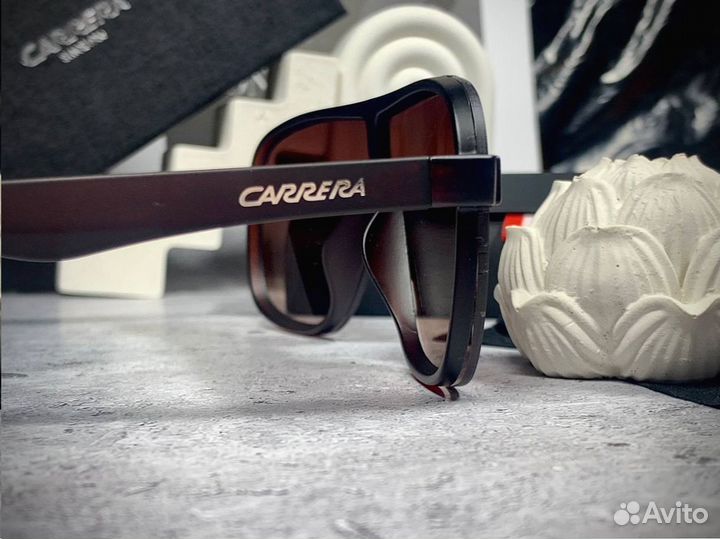Очки Carrera солнцезащитные