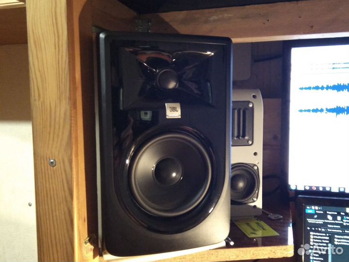 Студийные мониторы jbl 305p mkii 2шт