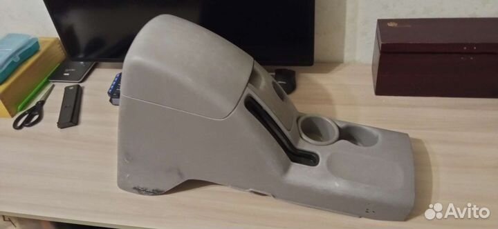 Подлокотник Mitsubishi L200