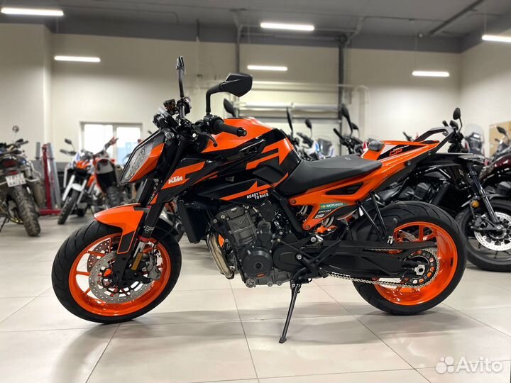 KTM 890 duke GP, 2022