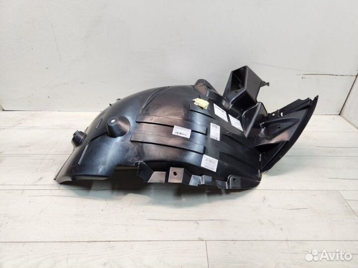 Подкрылок передний правый Mercedes Sprinter W907