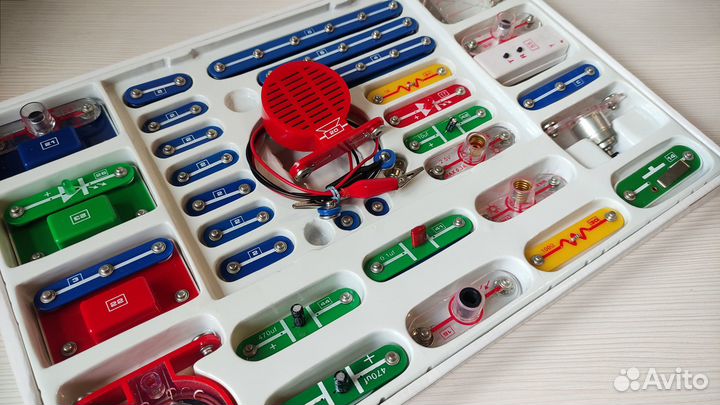 Детский электронный конструктор Знаток 320 схем