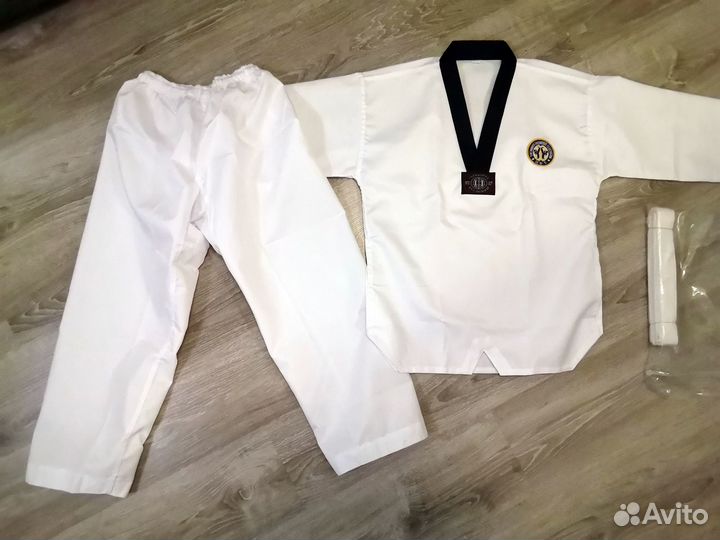 Добок форма WTF Тхеквондо рост 160 Новый