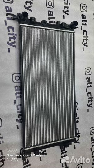 Радиатор охлаждения поло Sat