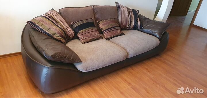 Кожаный диван италия