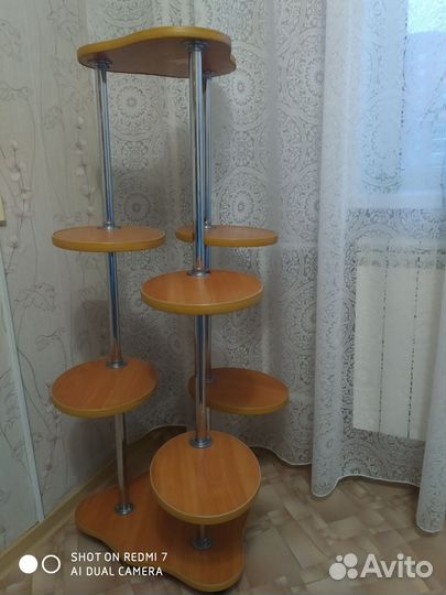 Стойка под цветы напольная