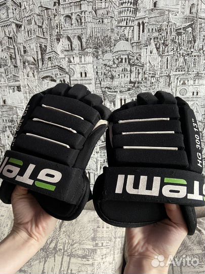 Краги хоккейные