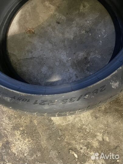 Pirelli P Zero 285/35 R21