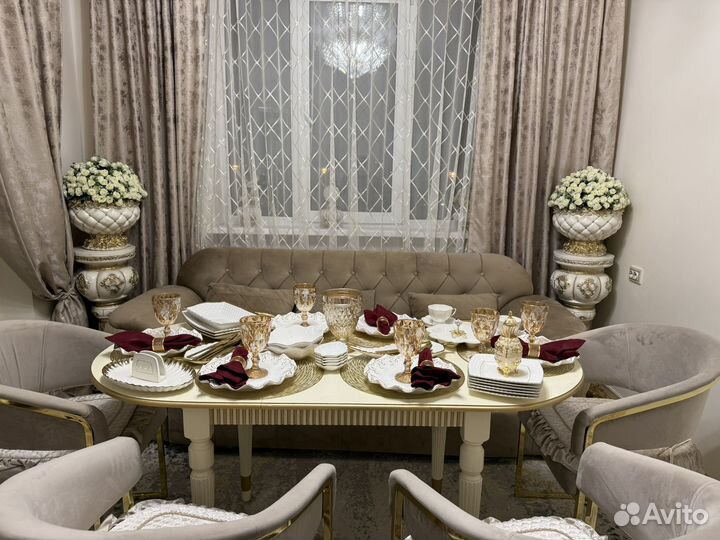 Ваза с цветами фарфор