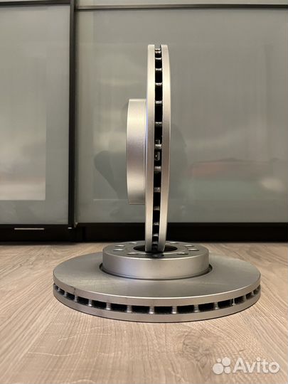 Тормозные диски передние 1K0615301T VAG