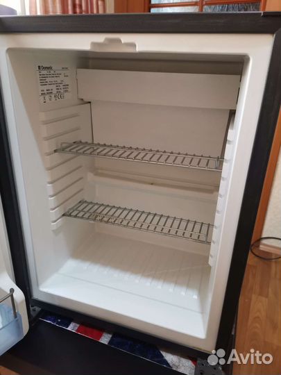 Холодильник минибар Dometic