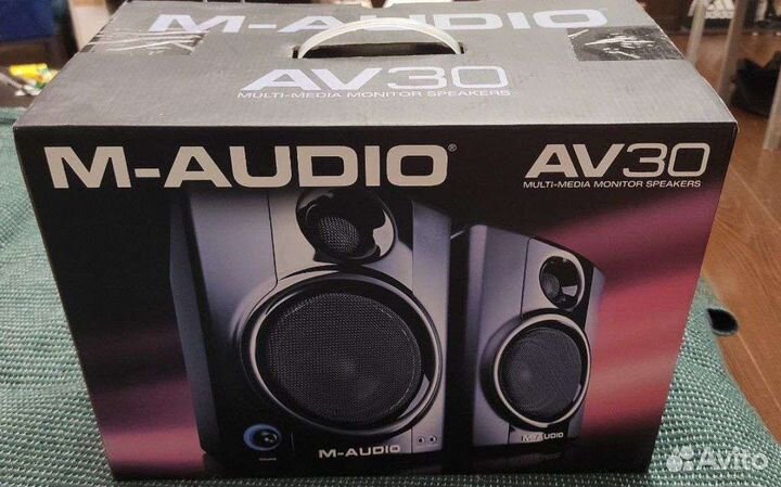 Колонки студийные мониторы M-audio AV30 (пара)