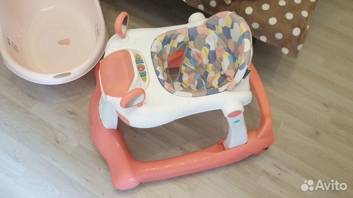 Комплект - автолюлька, шезлонг, ходунки и ванночка