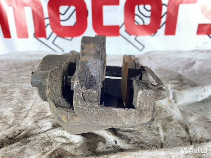 Суппорт тормозной передний правый Land Rover Range