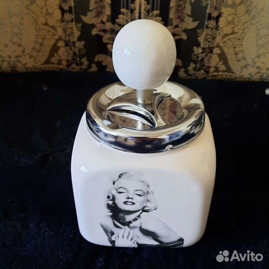 Пепельница фарфор новая в упаковке
