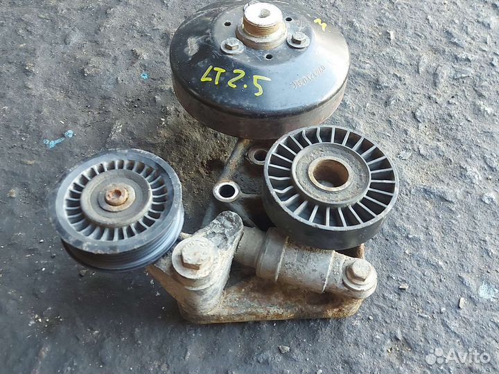 Натяжитель ремня Кронштейн Фольксваген LT 2.5D